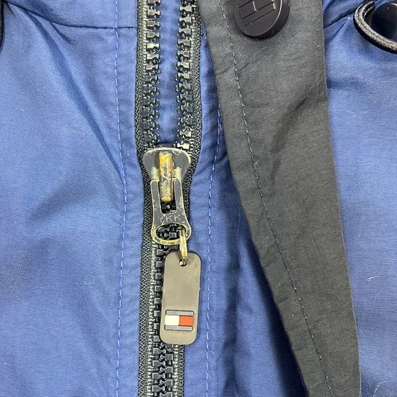 Vintage 1990s Tommy Hilfiger Jacket Windbreaker with spell out HILFIGER sleeve - Picture 13 of 14